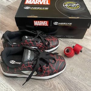 Heelys- Spiderman Edition